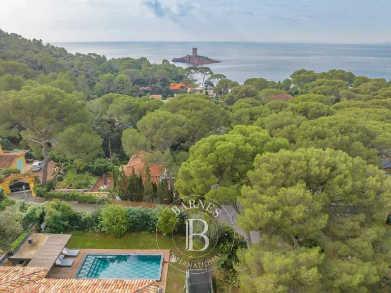 Villa Saint-Raphaël - 4 chambres - 170m²