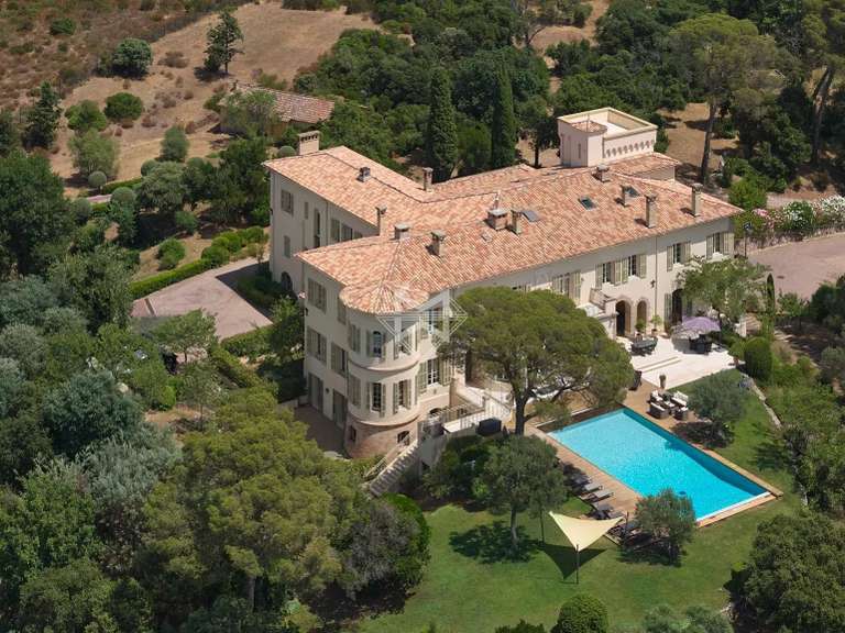 Château Fréjus - 12 chambres - 2000m²