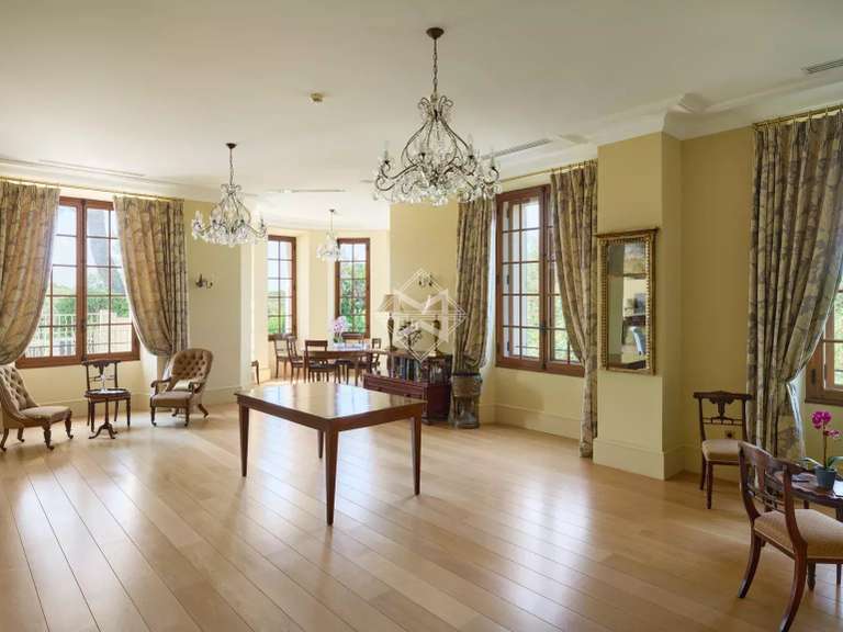Château Fréjus - 12 chambres - 2000m²