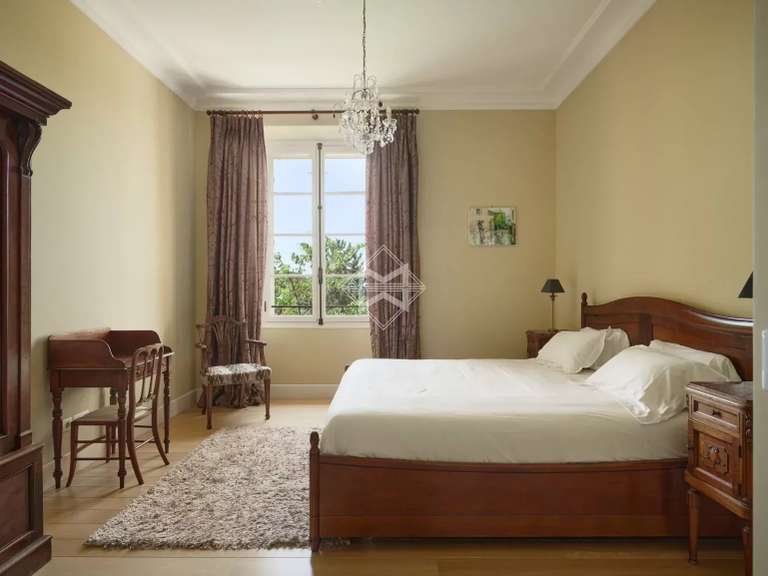 Château Fréjus - 12 chambres - 2000m²