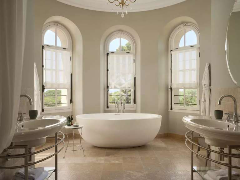 Château Fréjus - 12 chambres - 2000m²