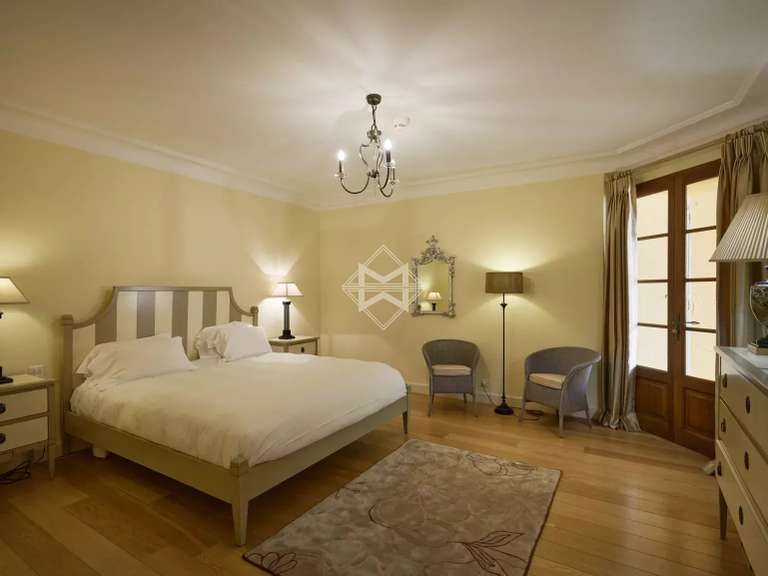 Château Fréjus - 12 chambres - 2000m²