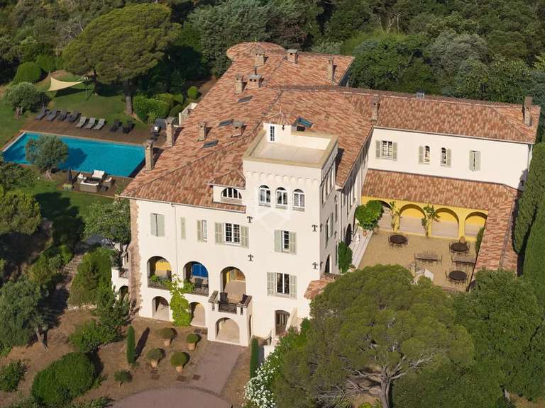 Château Fréjus - 12 chambres - 2000m²