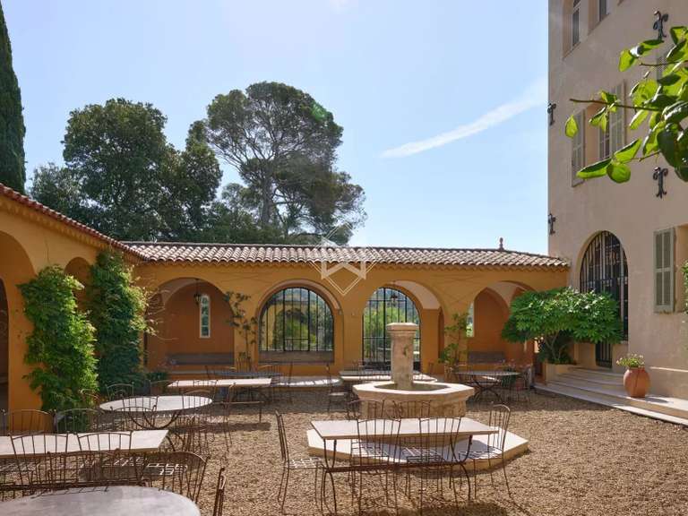 Château Fréjus - 12 chambres - 2000m²