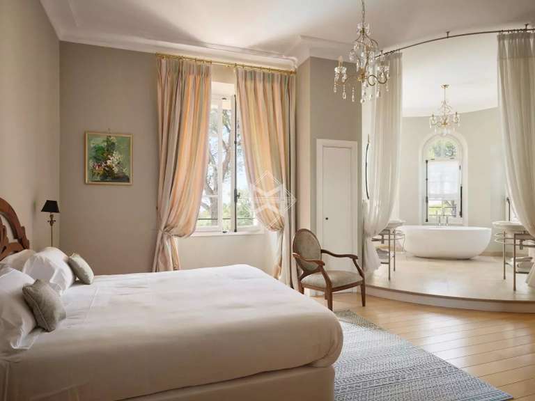 Château Fréjus - 12 chambres - 2000m²
