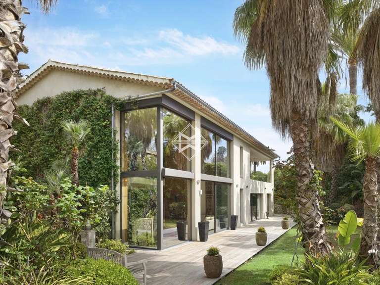 Propriété Cap-d-antibes - 9 chambres - 800m²