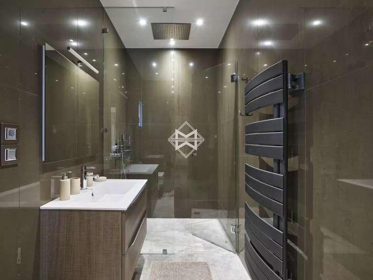 Propriété Cap-d-antibes - 9 chambres - 800m²