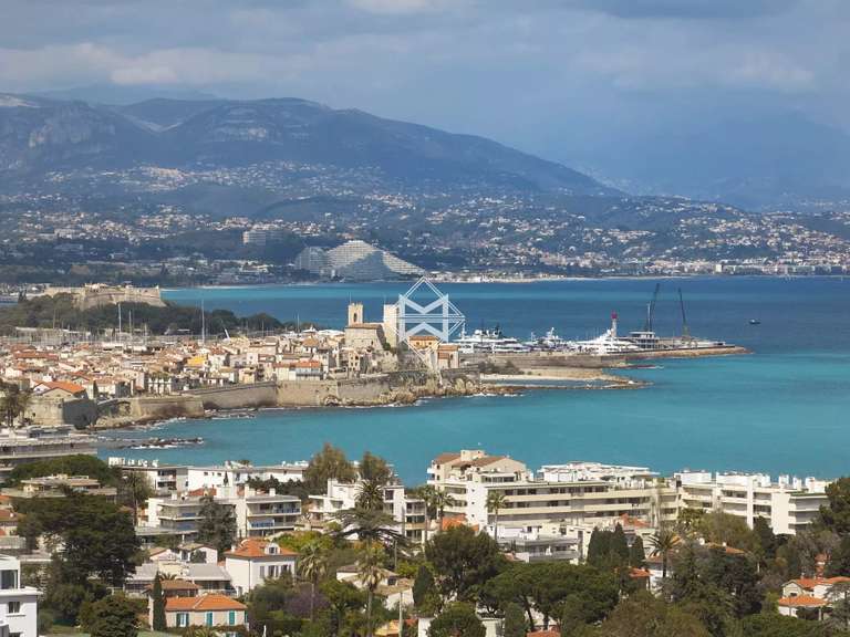 Propriété Cap-d-antibes - 9 chambres - 800m²