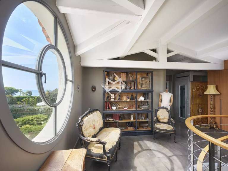 Propriété Cap-d-antibes - 9 chambres - 800m²
