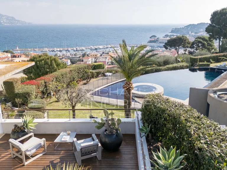 Villa Saint-Jean-Cap-Ferrat - 8 chambres - 1900m²