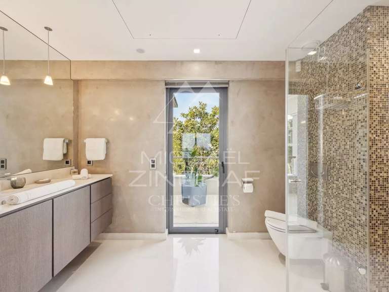 Villa Saint-Jean-Cap-Ferrat - 8 chambres - 1900m²