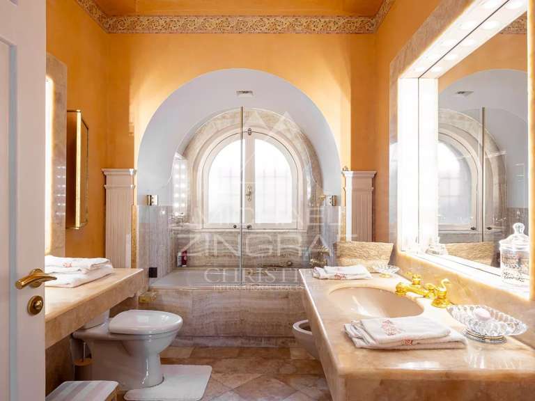 Villa Saint-Jean-Cap-Ferrat - 5 chambres - 450m²
