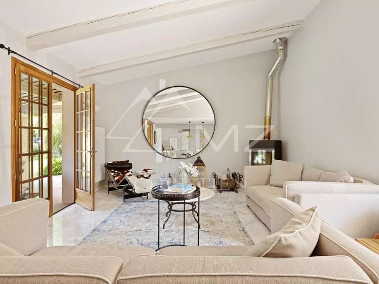 Villa Cap-d-antibes - 4 chambres - 210m²