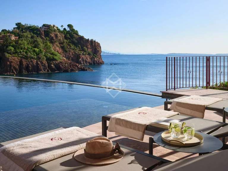 Propriété Théoule-sur-Mer - 5 chambres - 400m²