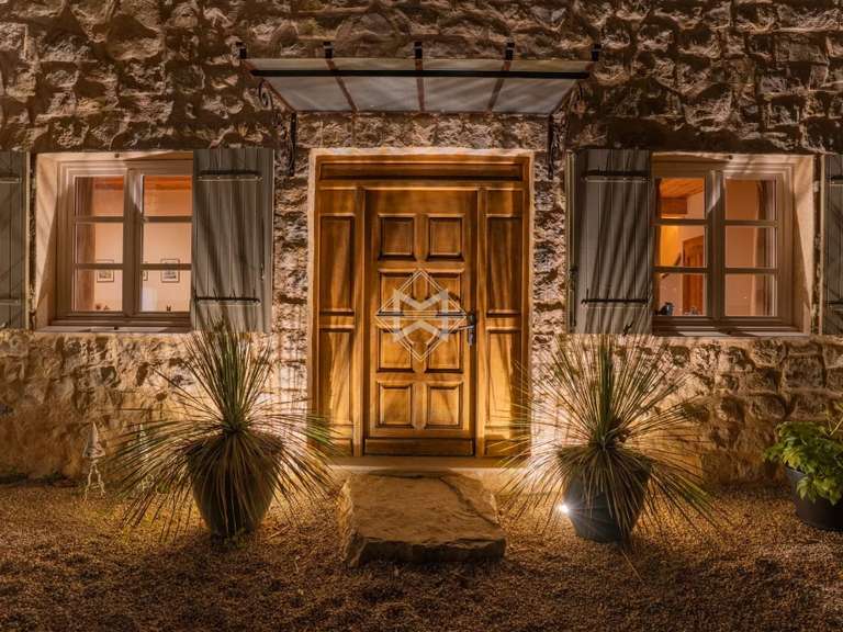 Villa Lorgues - 15 chambres - 750m²