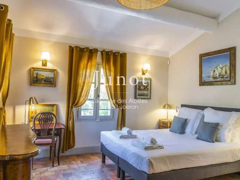 Maison Eygalières - 6 chambres - 240m²
