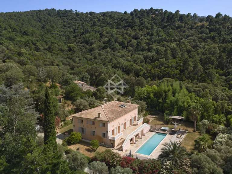 Villa Cogolin - 9 chambres - 400m²