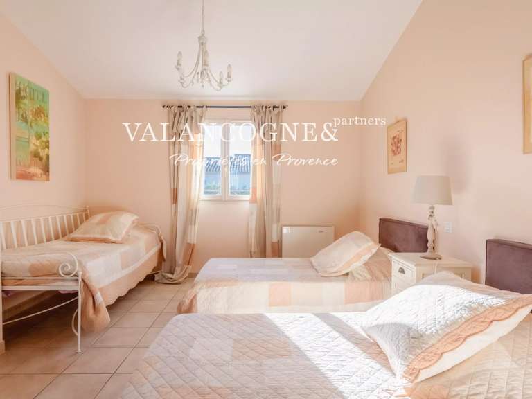 Maison Eygalières - 4 chambres - 200m²