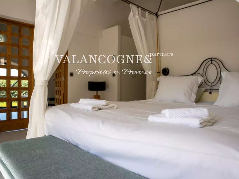Maison Eygalières - 5 chambres - 255m²