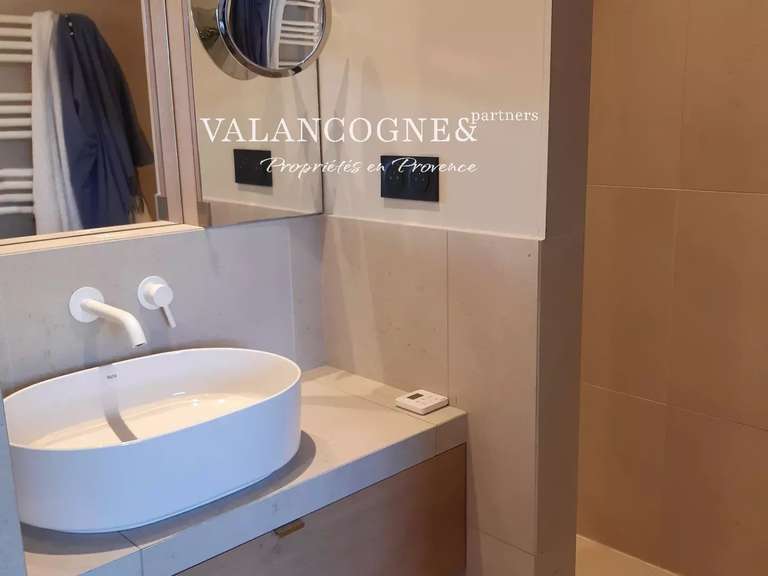 Appartement Eygalières - 4 chambres - 100m²