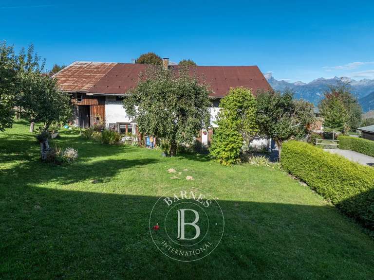 Maison Demi-Quartier - 527m²