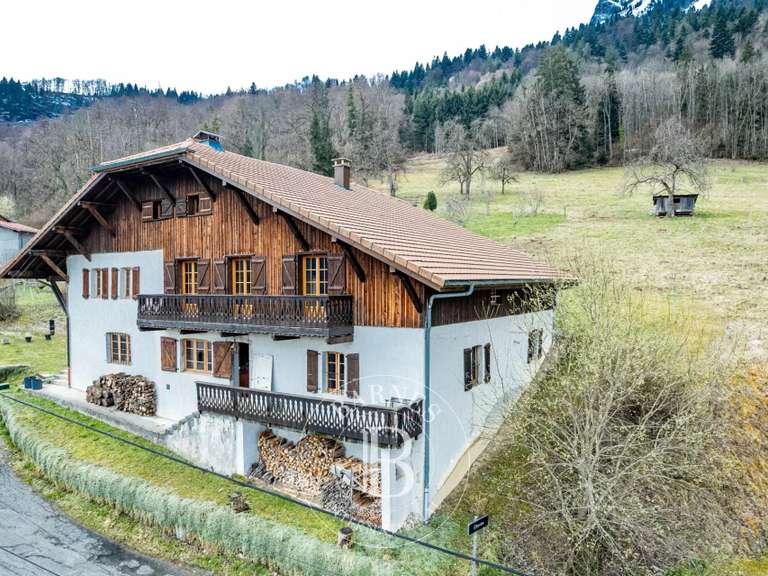 Maison Magland - 11 chambres - 527m²