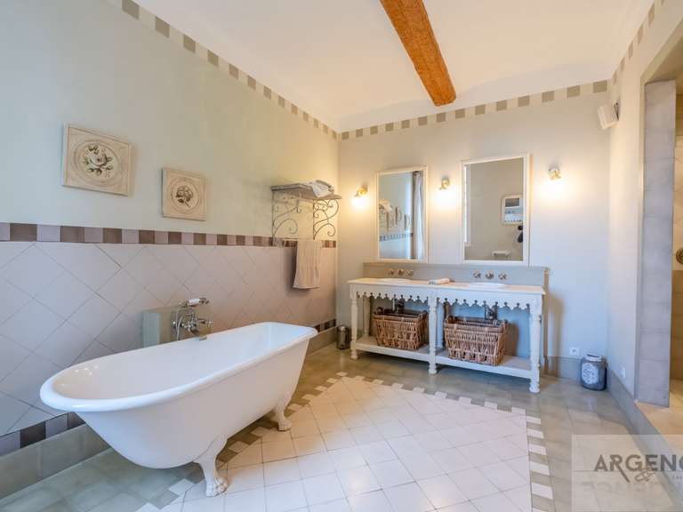 Maison Sommières - 600m²