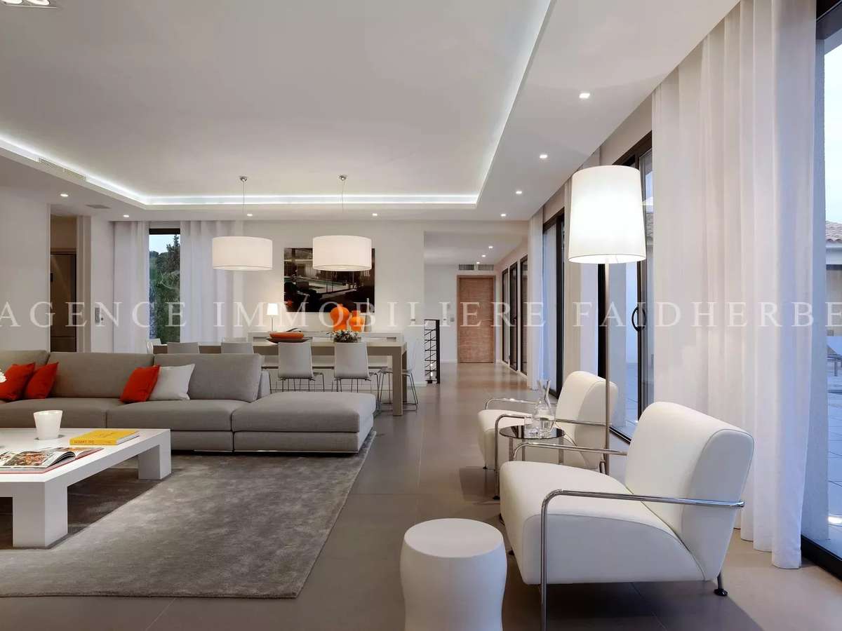 House Saint-Tropez