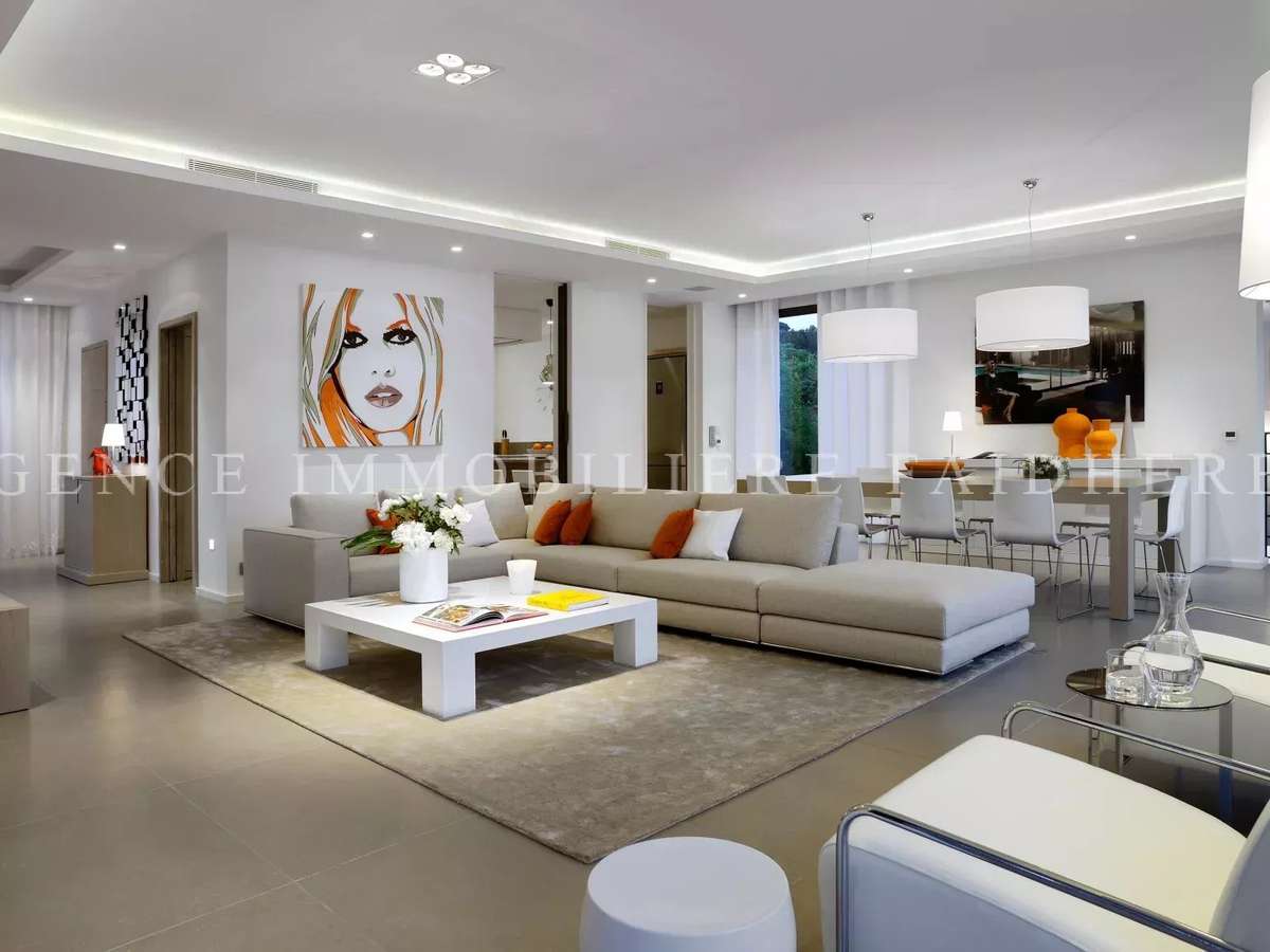 House Saint-Tropez