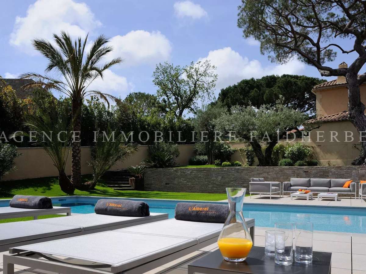 House Saint-Tropez