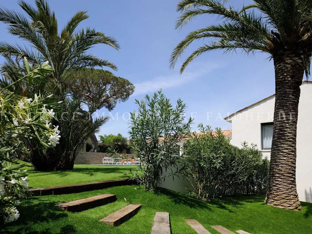 House Saint-Tropez