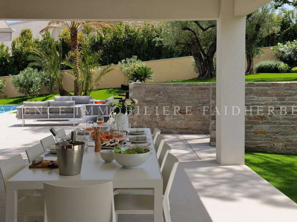 House Saint-Tropez