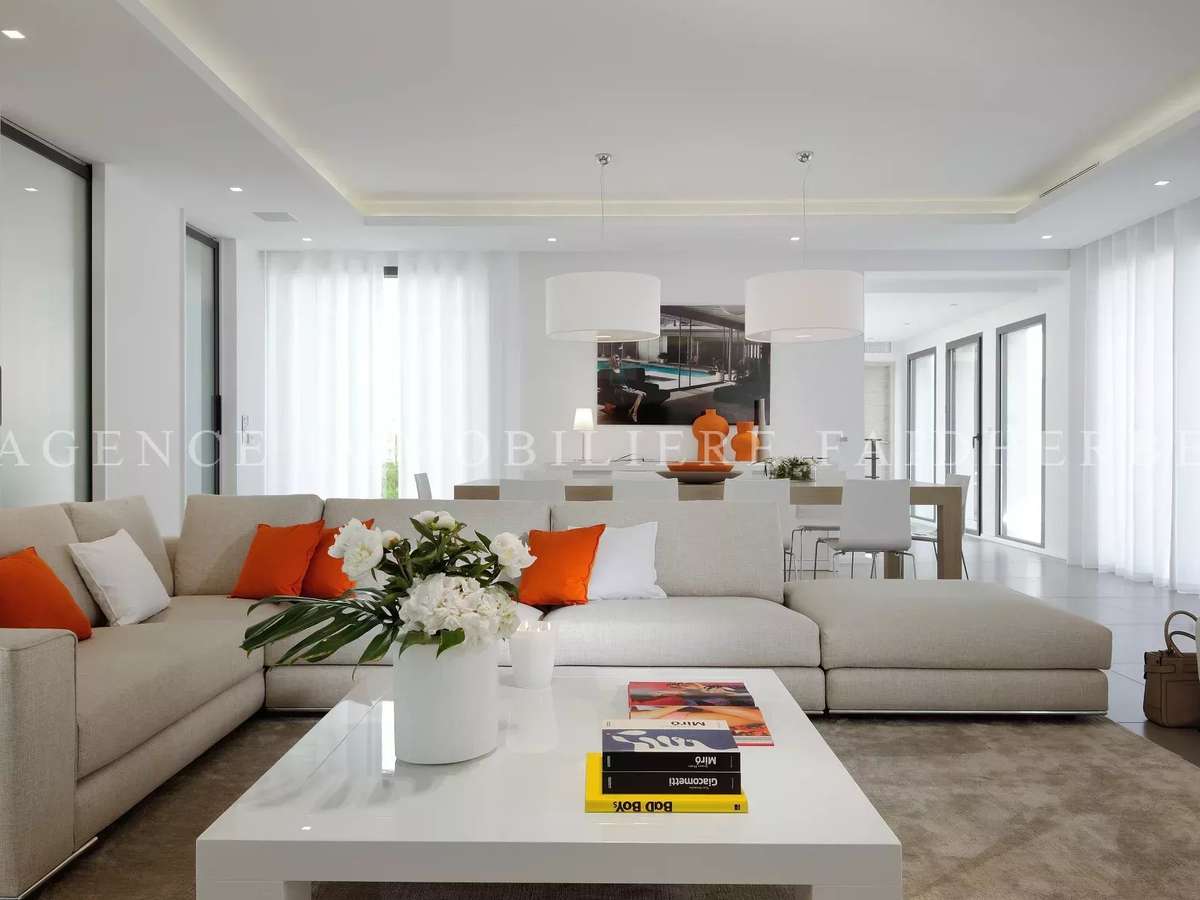 House Saint-Tropez