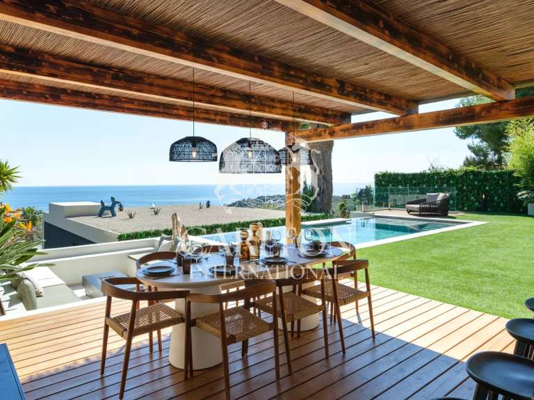 Maison Roquebrune-Cap-Martin - 4 chambres - 285m²