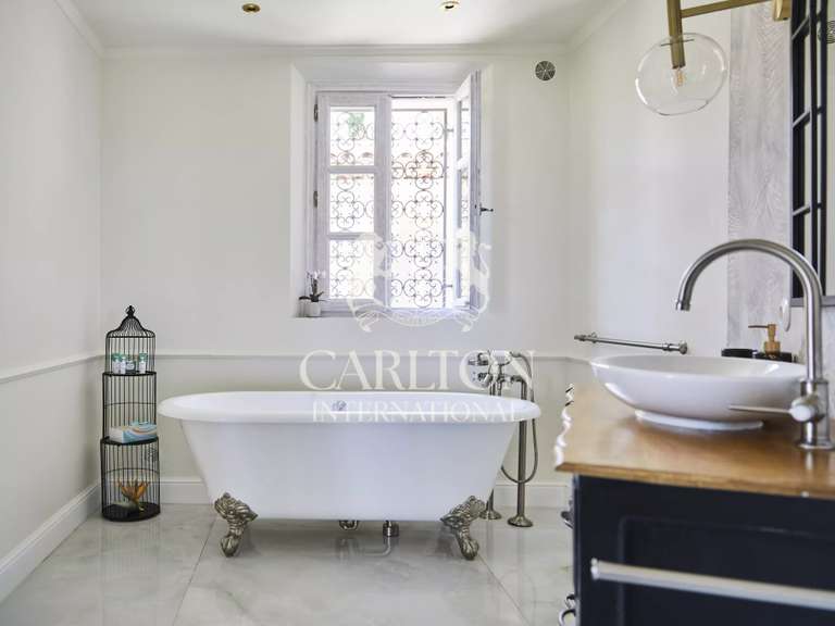 Maison Tourrettes-sur-Loup - 8 chambres - 600m²