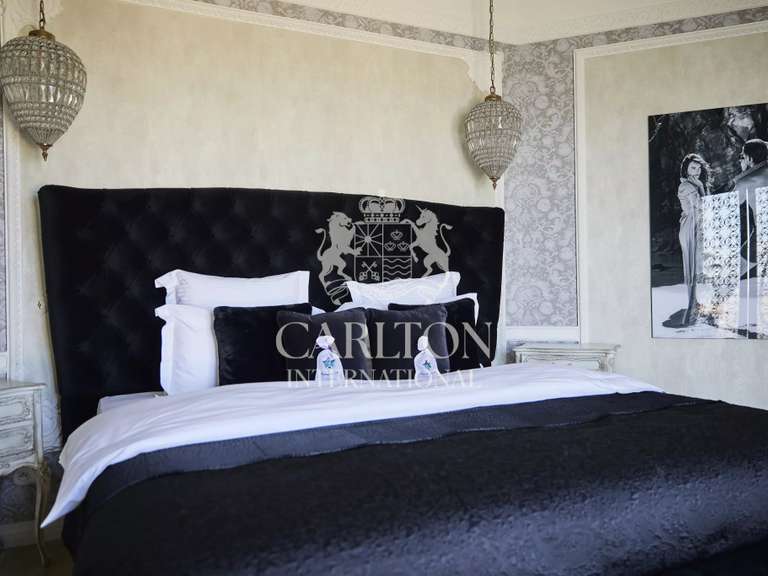 Maison Tourrettes-sur-Loup - 8 chambres - 600m²