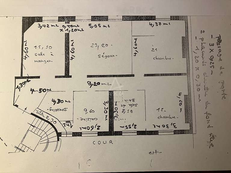 Appartement Paris 18e - 3 chambres - 115m²