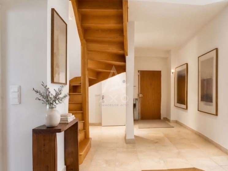 Maison Neuilly-sur-Seine - 4 chambres - 266m²