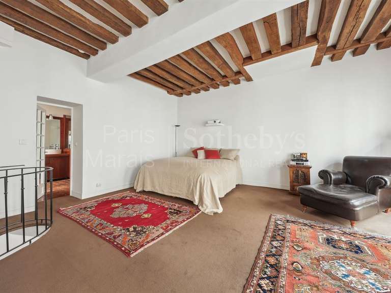 Appartement Paris 3e - 1 chambre - 109m²