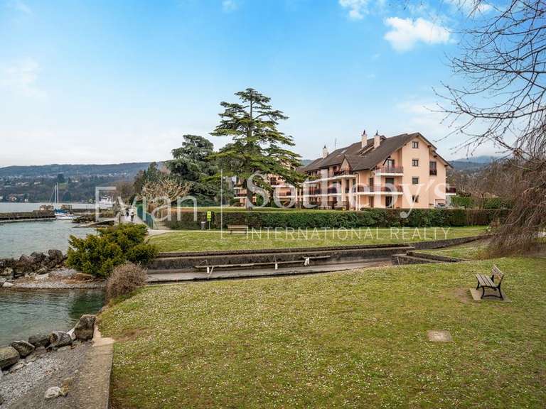 Appartement Publier - 3 chambres - 111m²