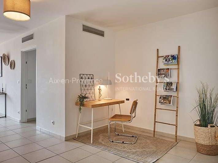 Apartment Aix-en-Provence - 2 bedrooms - 91m²