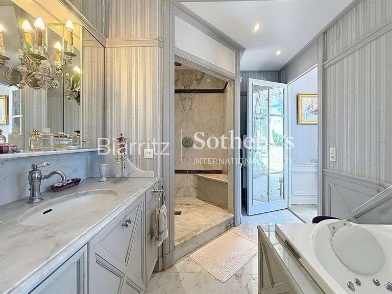 Apartment Pau - 300m²