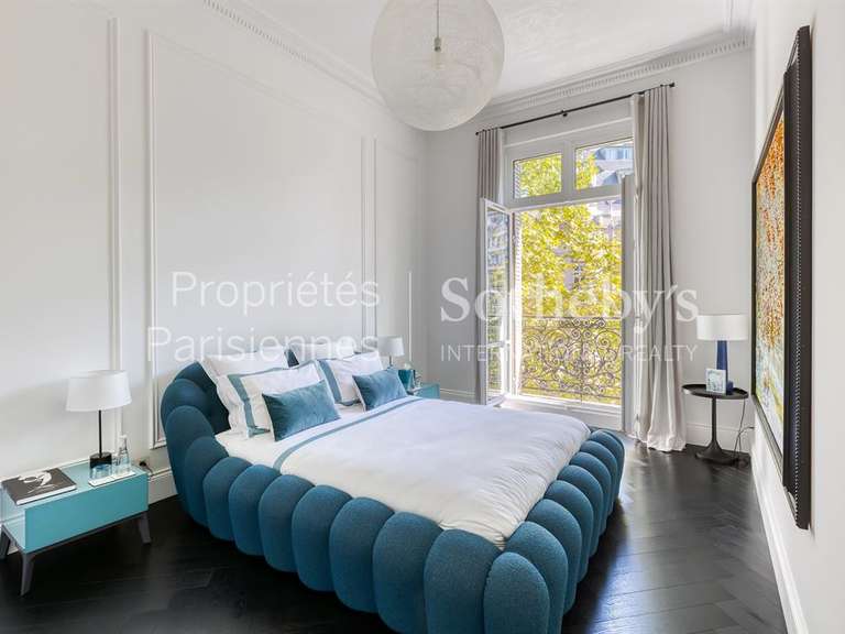 Appartement Paris 16e - 4 chambres - 350m²