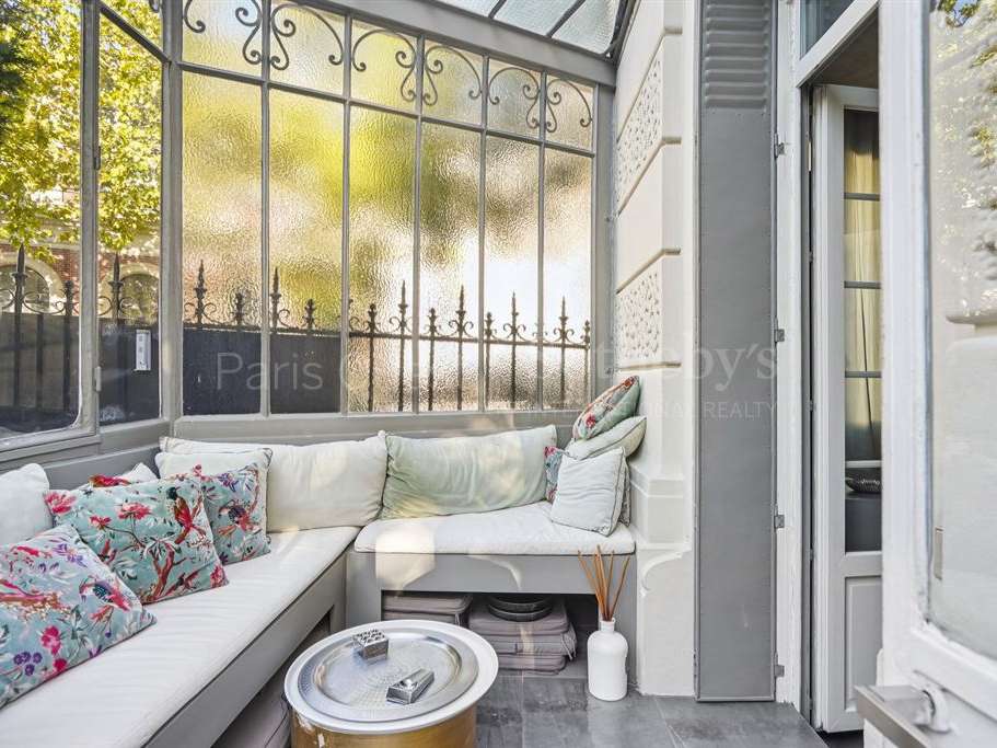 Apartment Paris 16e
