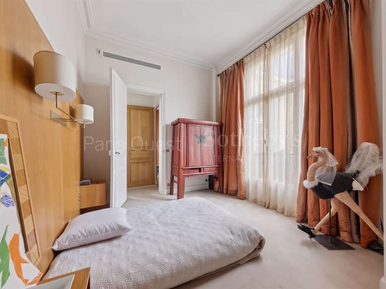 Apartment Paris 8e - 3 bedrooms - 156m²