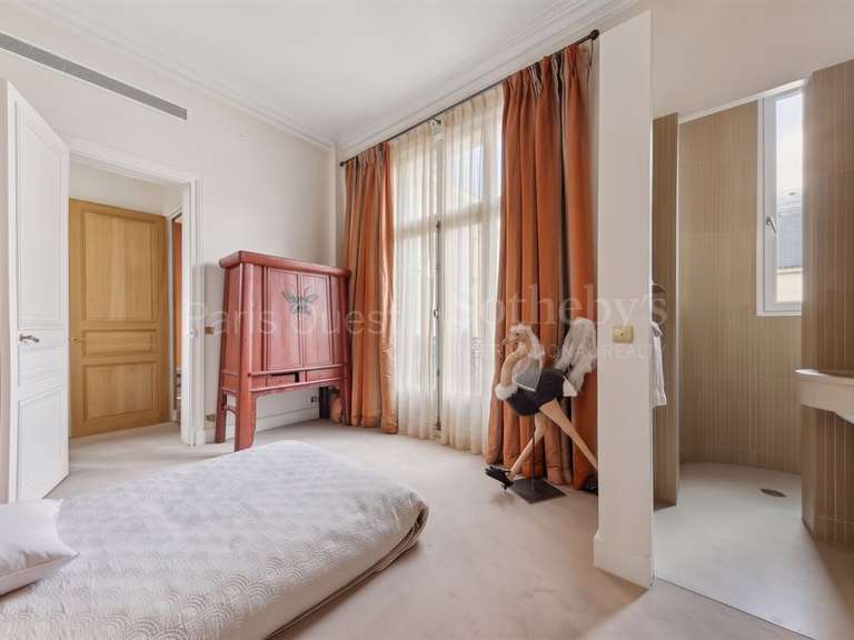 Apartment Paris 8e - 3 bedrooms - 156m²
