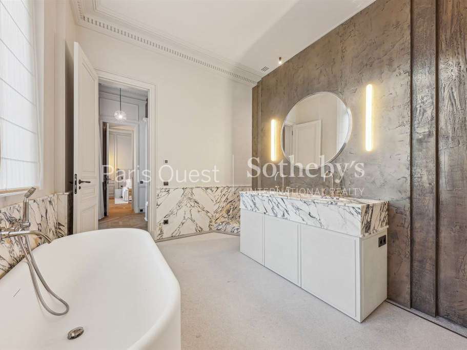 Apartment Paris 8e