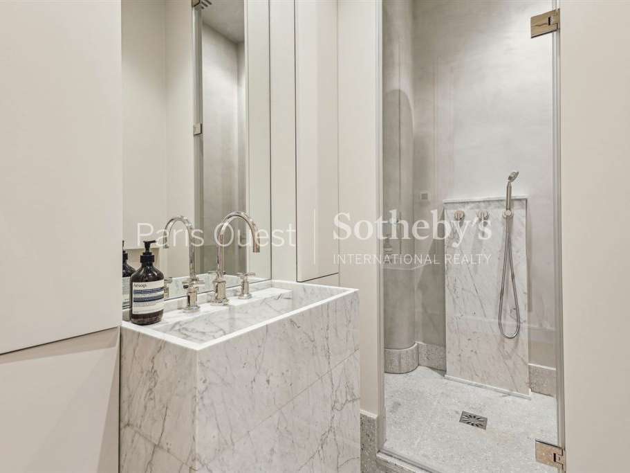 Apartment Paris 8e