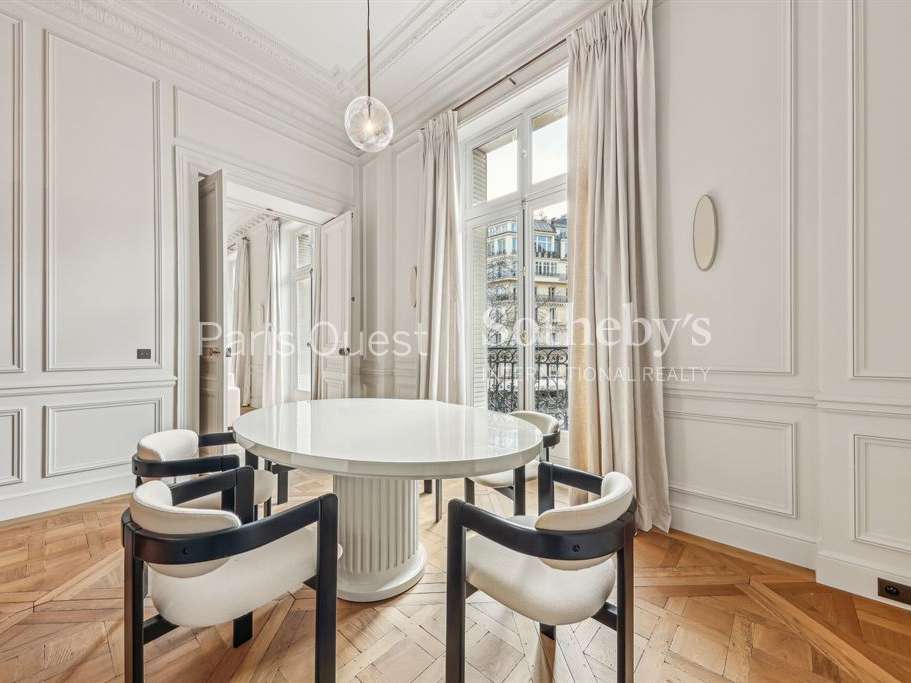 Apartment Paris 8e