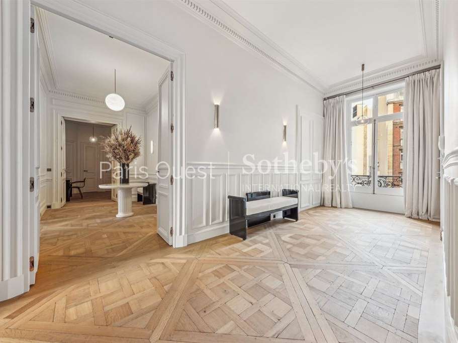 Apartment Paris 8e